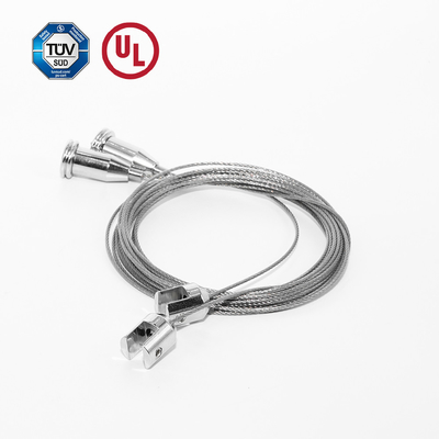 Pemasangan langit-langit dengan kabel untuk menggantung aksesori kapas yang menyerap suara